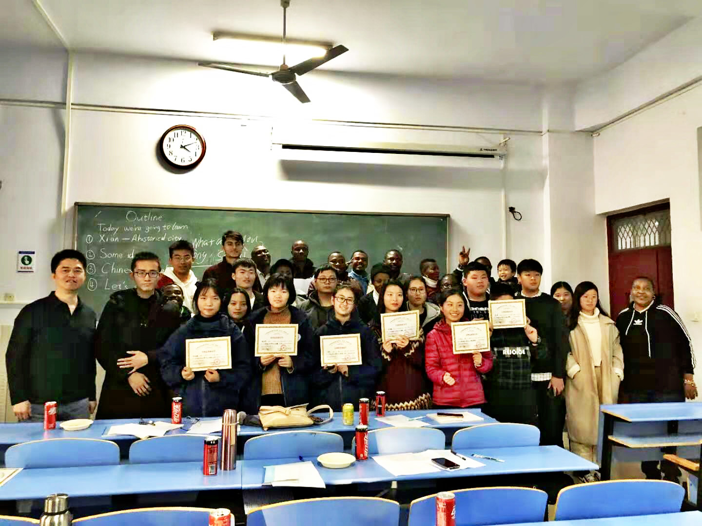 中美國(guó)際班學(xué)生赴高校為外籍留學(xué)生開設(shè)“中國(guó)文化講堂”_meitu_5.jpg