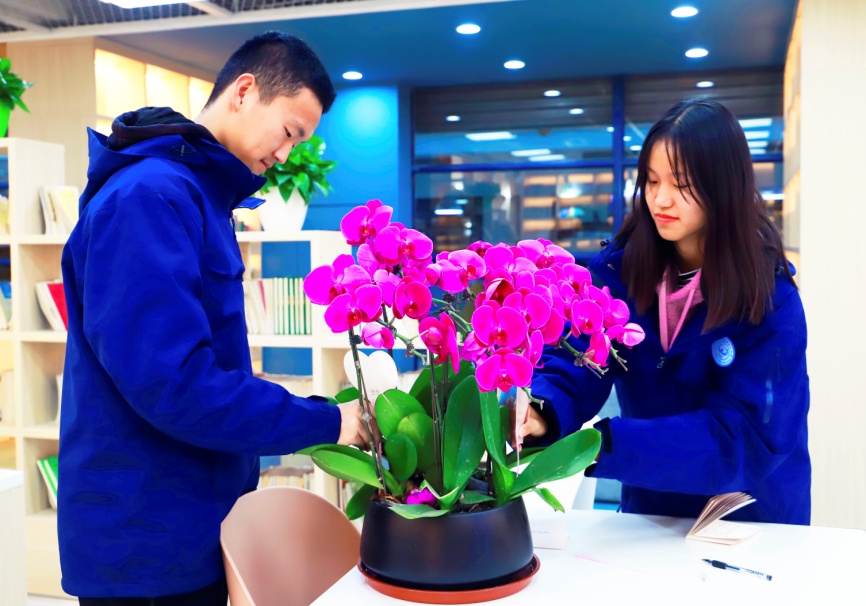 君子如風(fēng)花如蘭，逍遙恣意向長(zhǎng)空.jpg