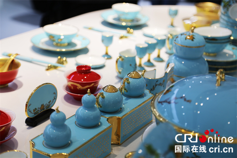 【原創(chuàng)】6000件精品珠寶匯聚濟源_fororder_瓷器與銀器結合打造的高端婚宴用具